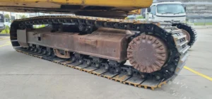 the pros and cons of steel tracks for construction machinery